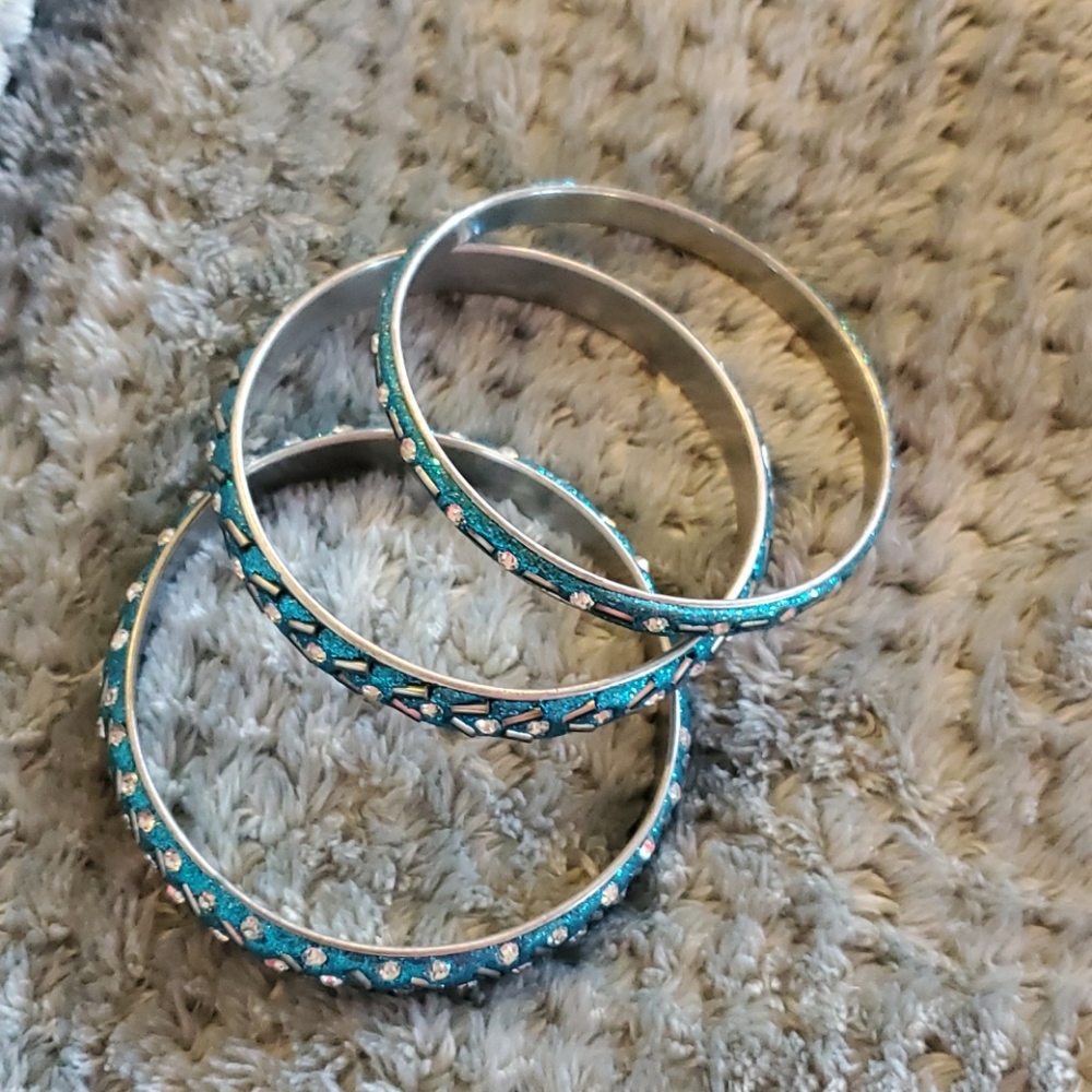 Set of 3 turquoise rhinestone bracelets